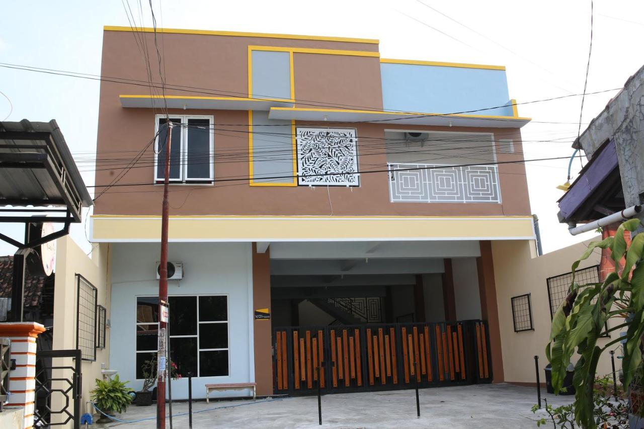 Reddoorz Syariah Near Suncity Mall Hotel Madiun