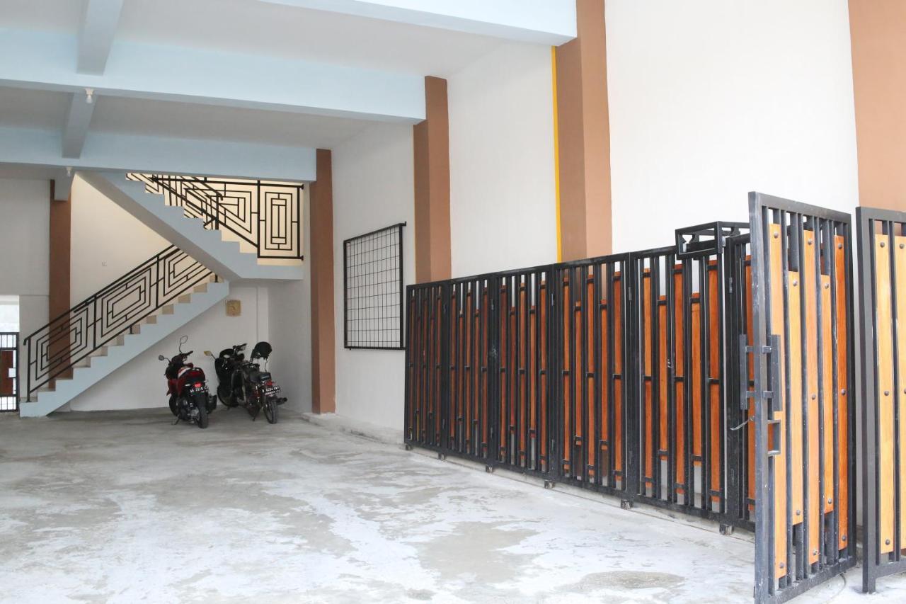 Hotel Reddoorz Syariah Near Suncity Mall Madiun