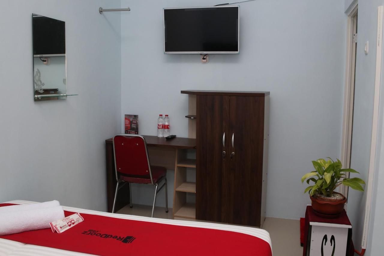 Reddoorz Syariah Near Suncity Mall Hotel Madiun