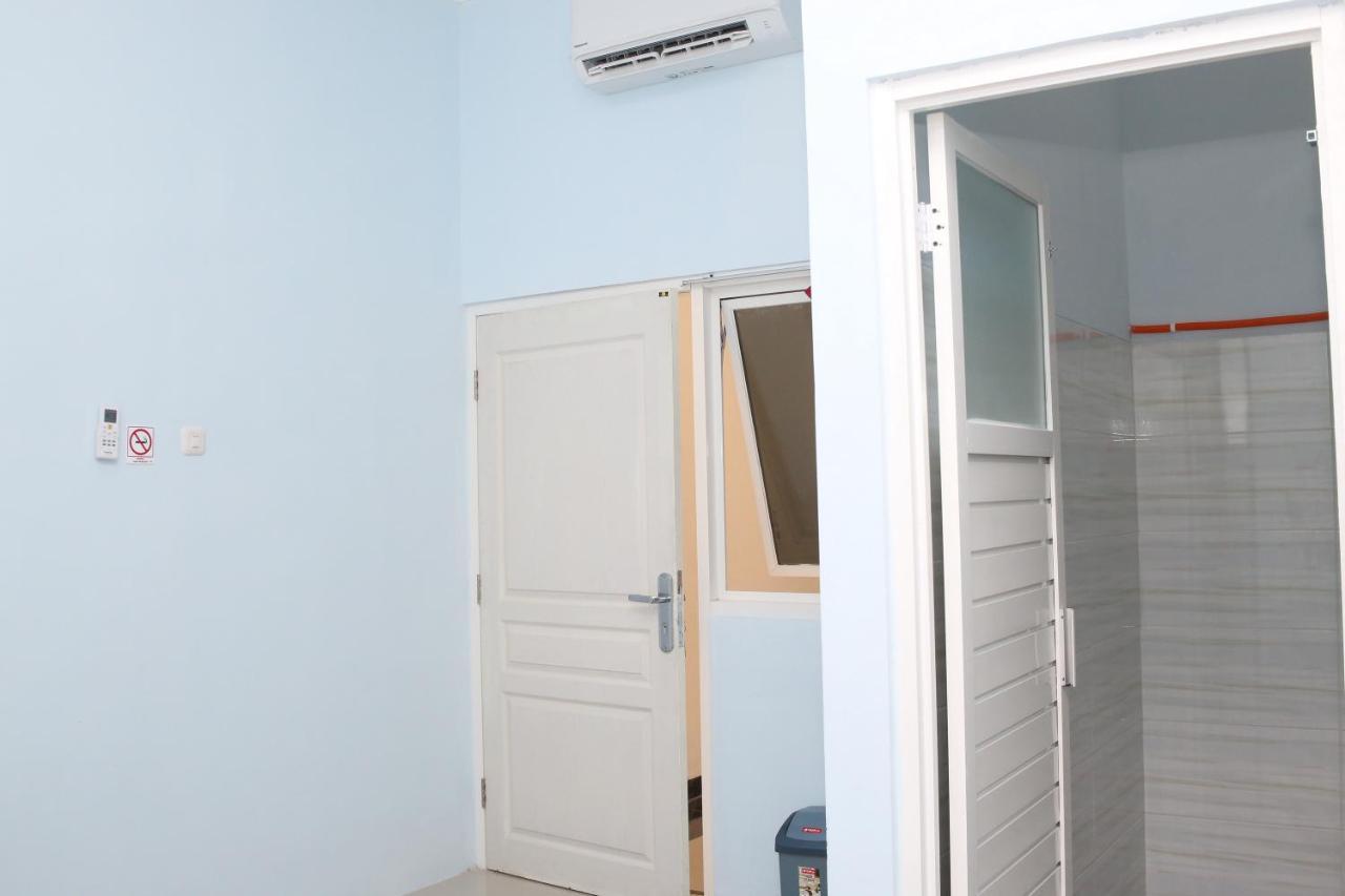 Reddoorz Syariah Near Suncity Mall Hotel Madiun